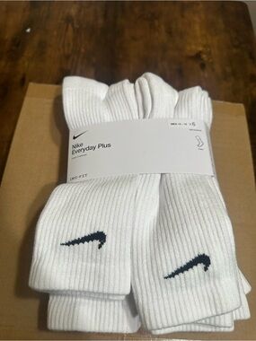 Nike Everyday Plus Crew Socks.. Size 12-15